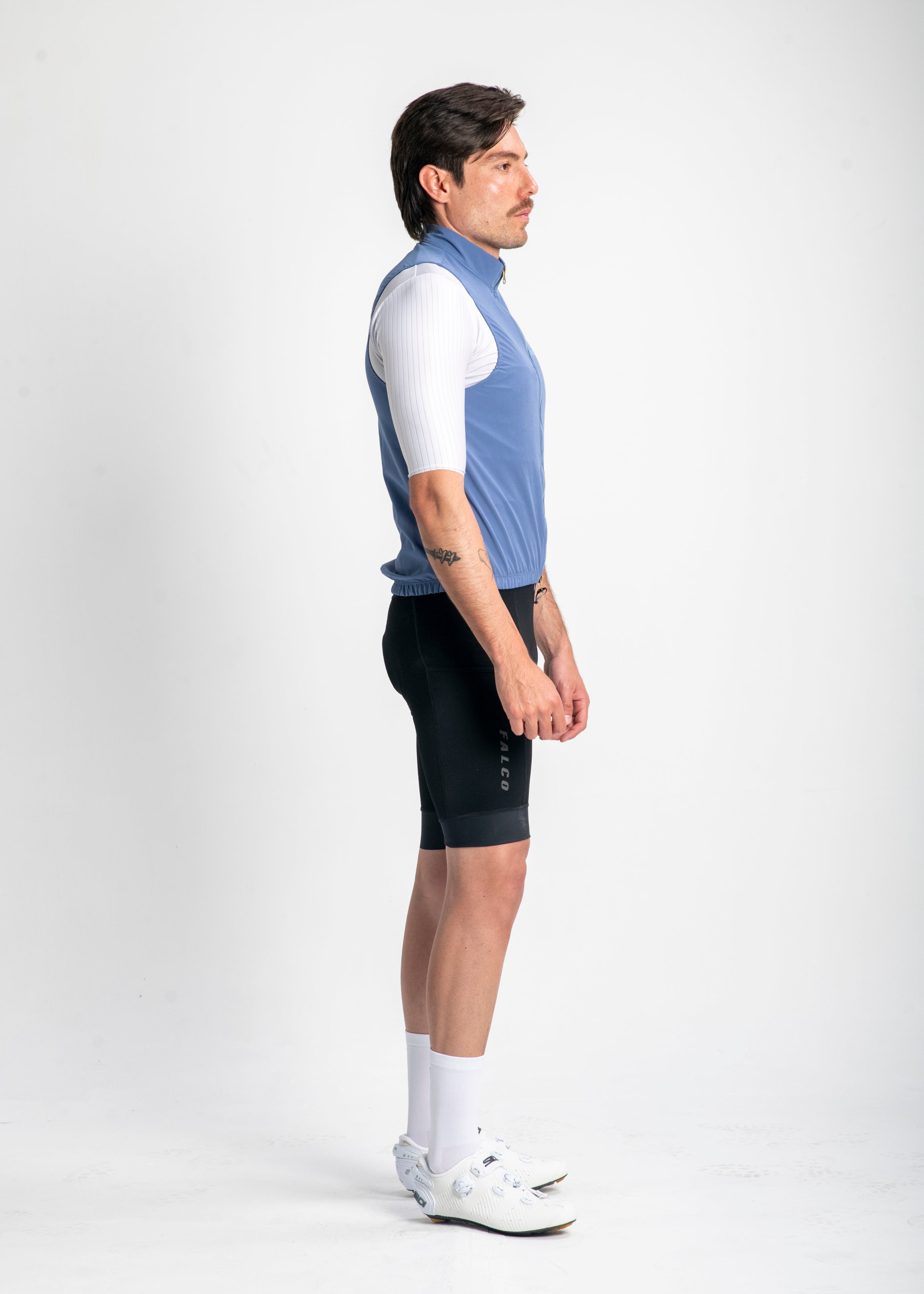 CHALECO CORTAVIENTOS IMPERMEABLE AZUL CELESTE