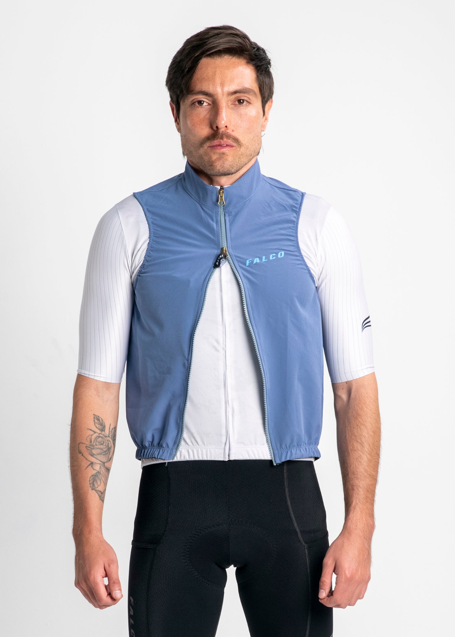 CHALECO CORTAVIENTOS IMPERMEABLE AZUL CELESTE