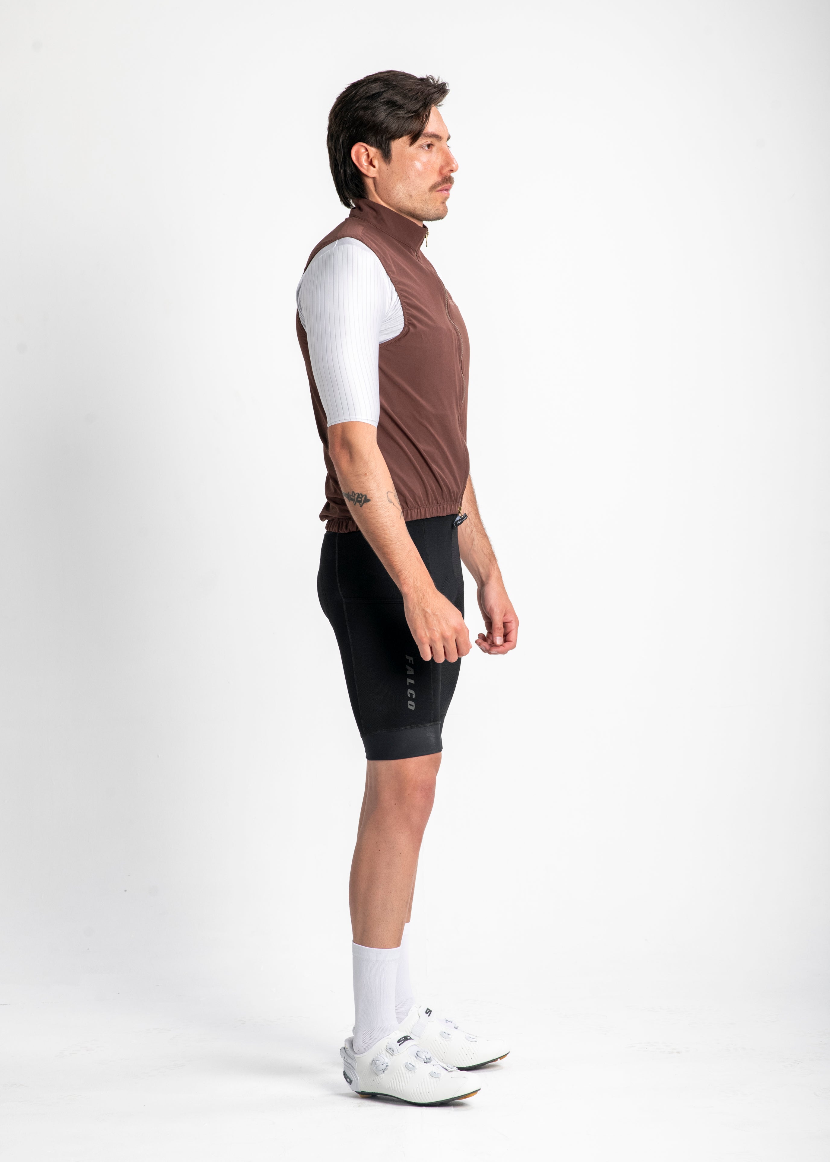 CHALECO CORTAVIENTOS IMPERMEABLE CHOCOLATE