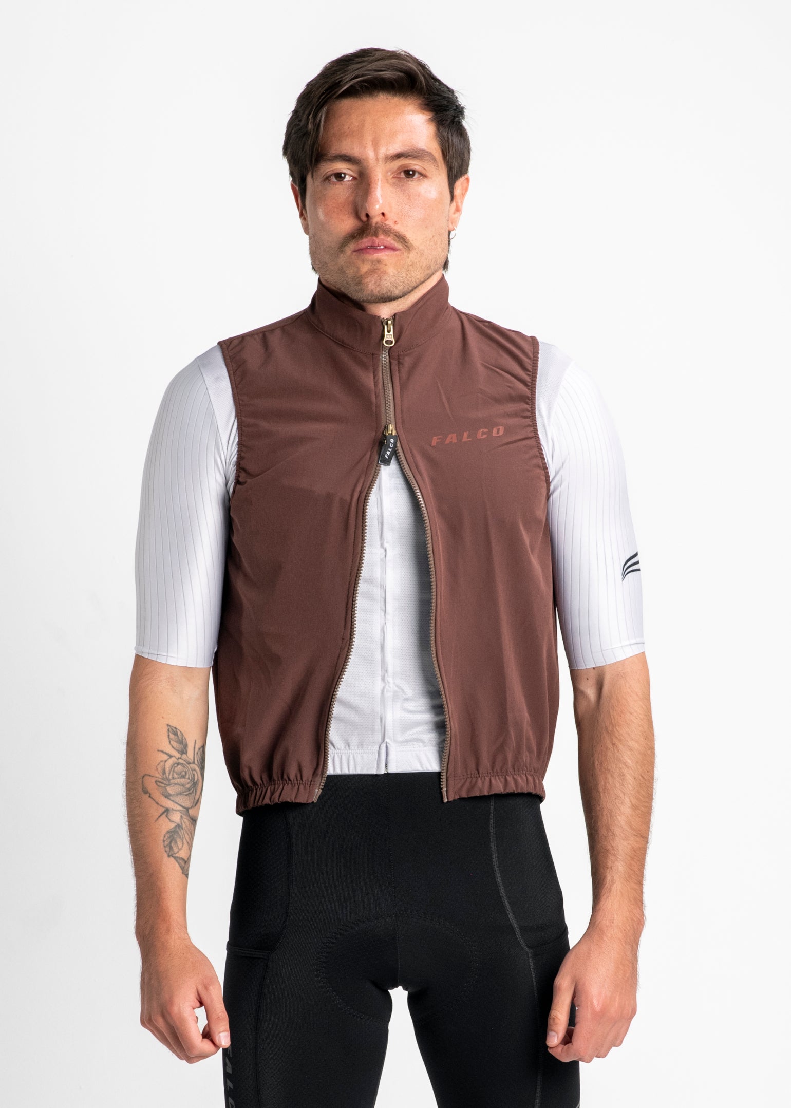 CHALECO CORTAVIENTOS IMPERMEABLE CHOCOLATE