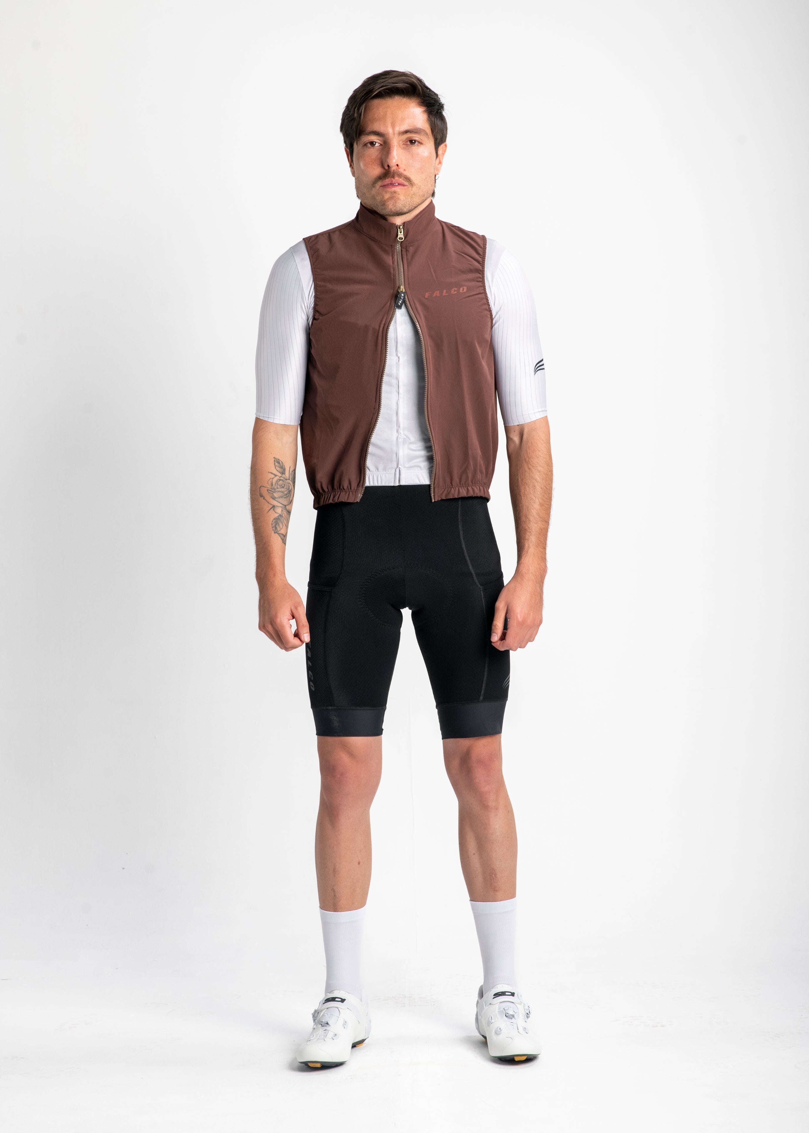 CHALECO CORTAVIENTOS IMPERMEABLE CHOCOLATE