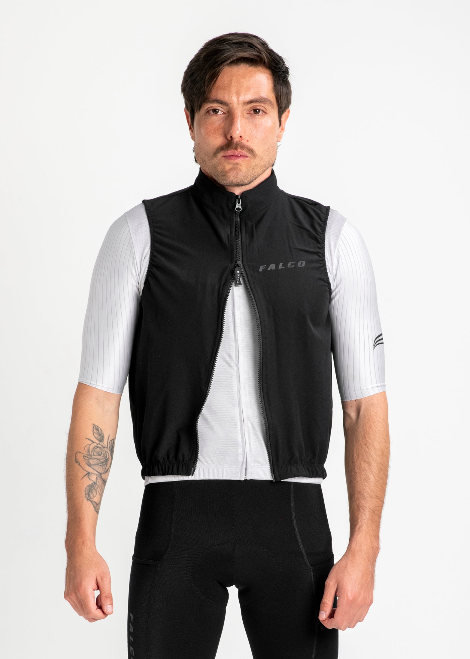 CHALECO CORTAVIENTOS IMPERMEABLE NEGRO