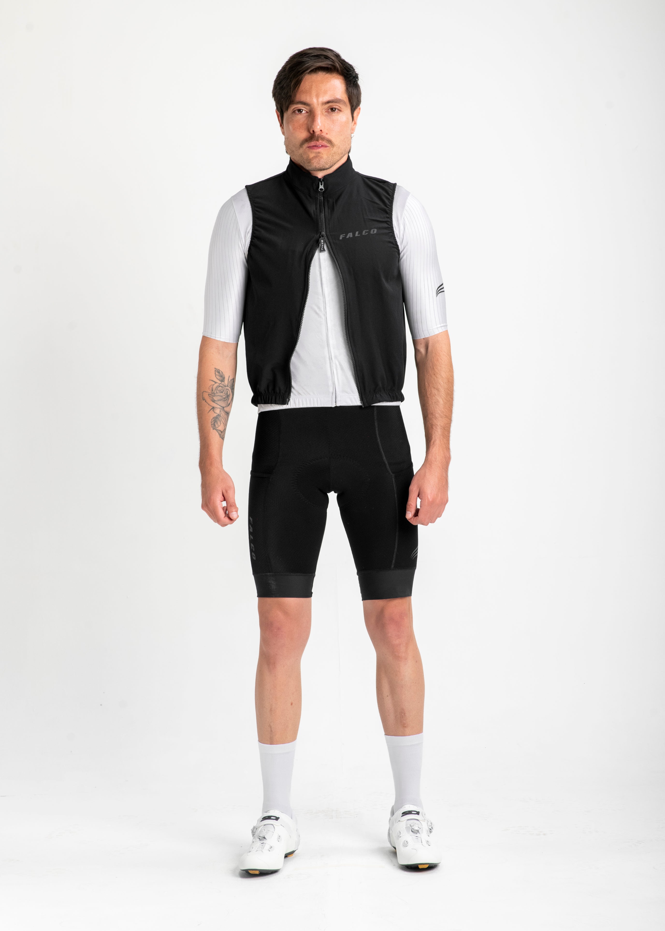 CHALECO CORTAVIENTOS IMPERMEABLE NEGRO