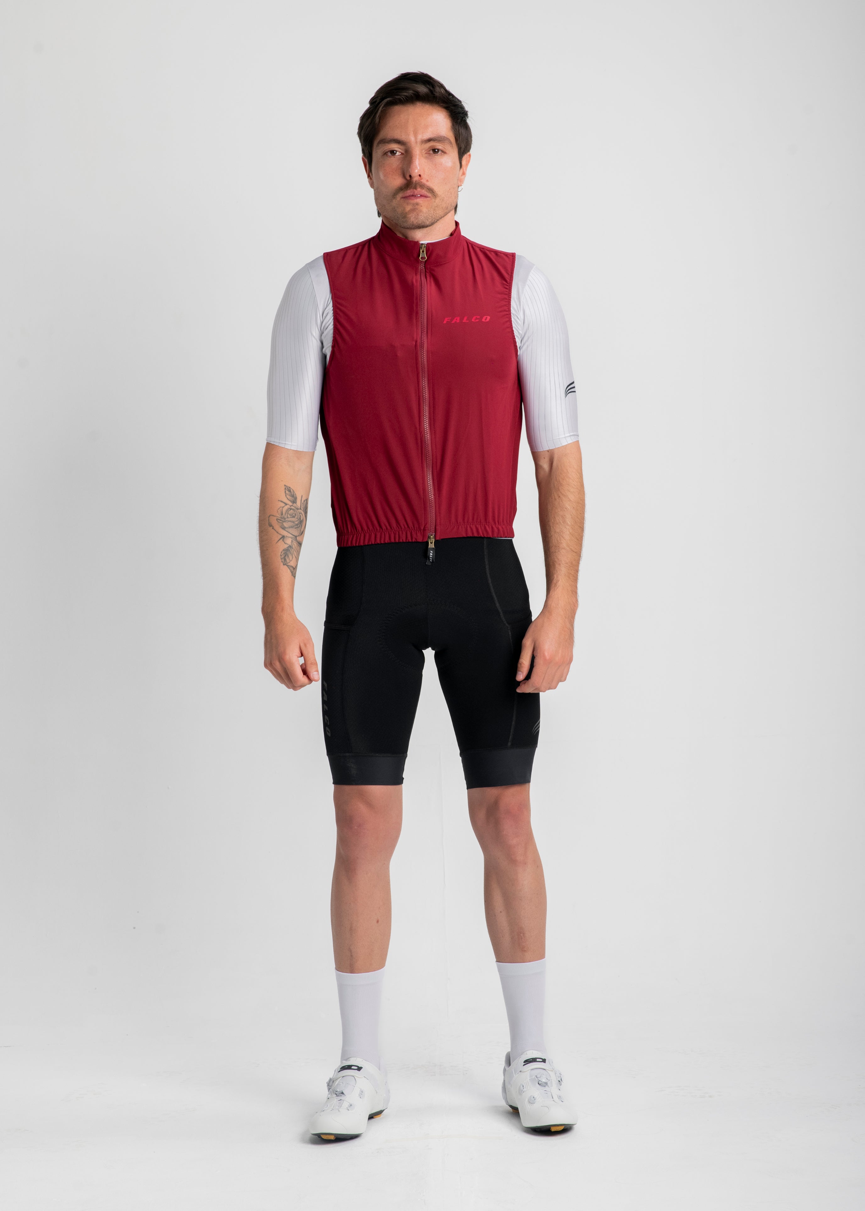 CHALECO CORTAVIENTOS IMPERMEABLE VINO TINTO