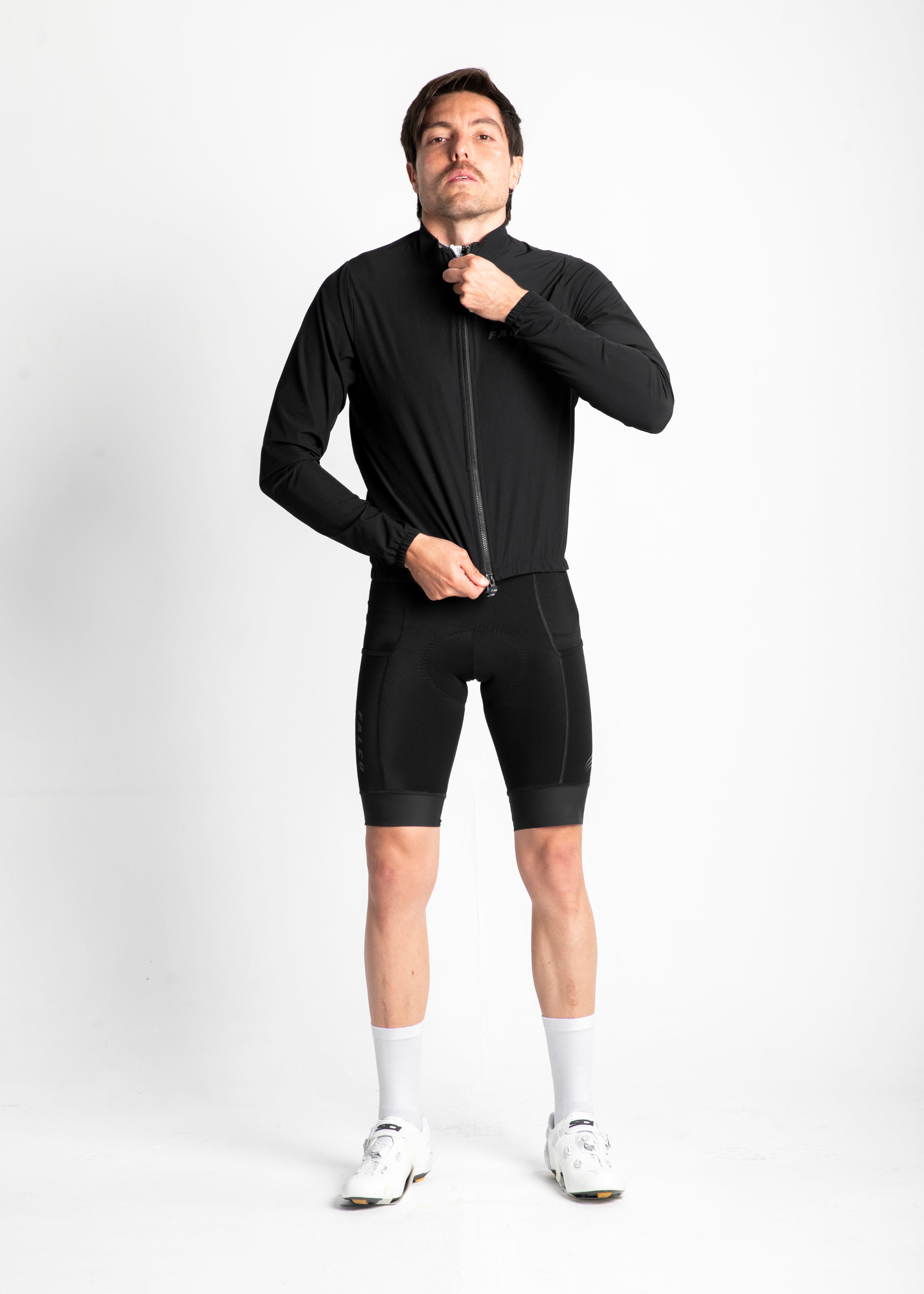 CORTAVIENTOS IMPERMEABLE NEGRA