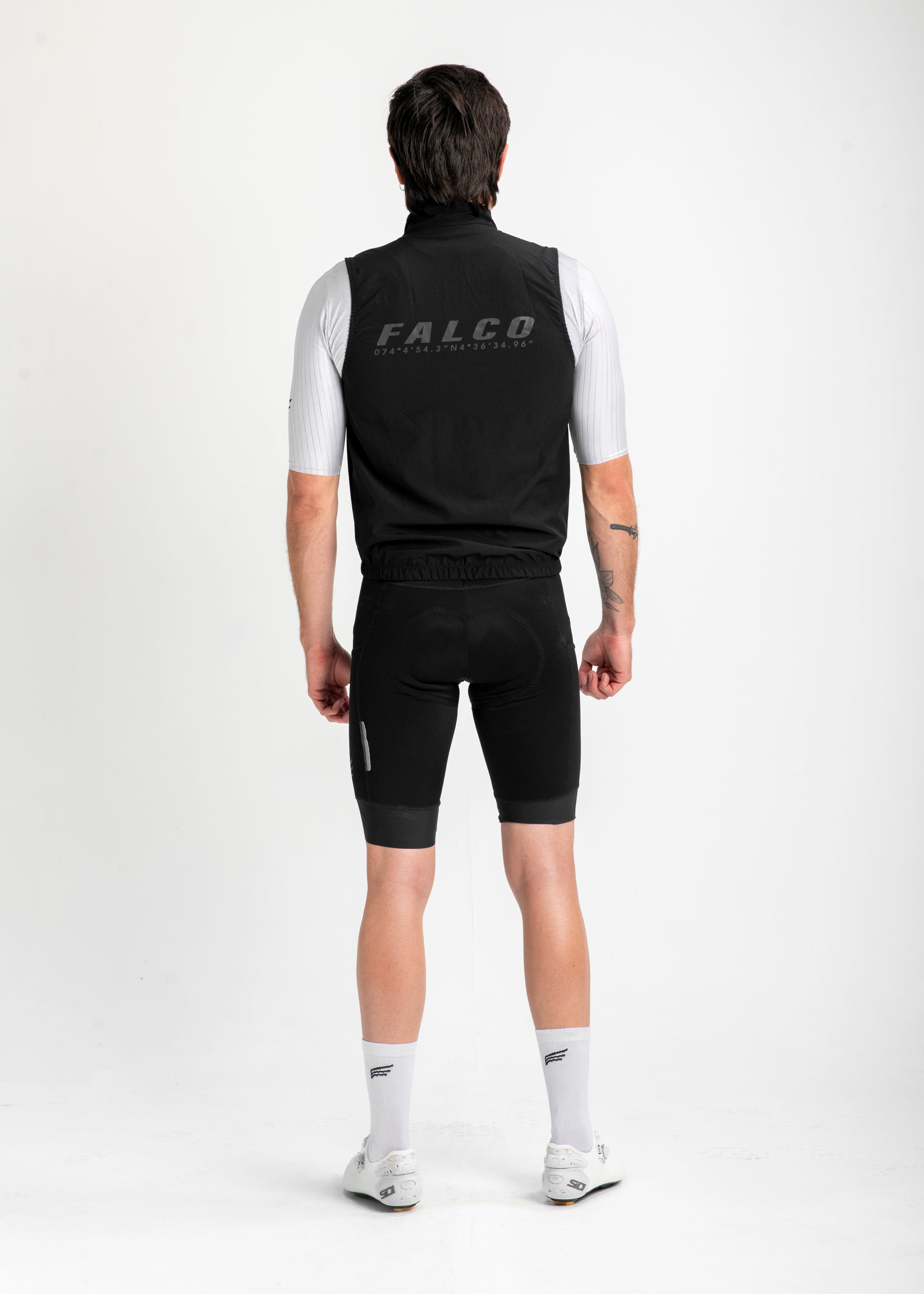 CHALECO CORTAVIENTOS IMPERMEABLE NEGRO